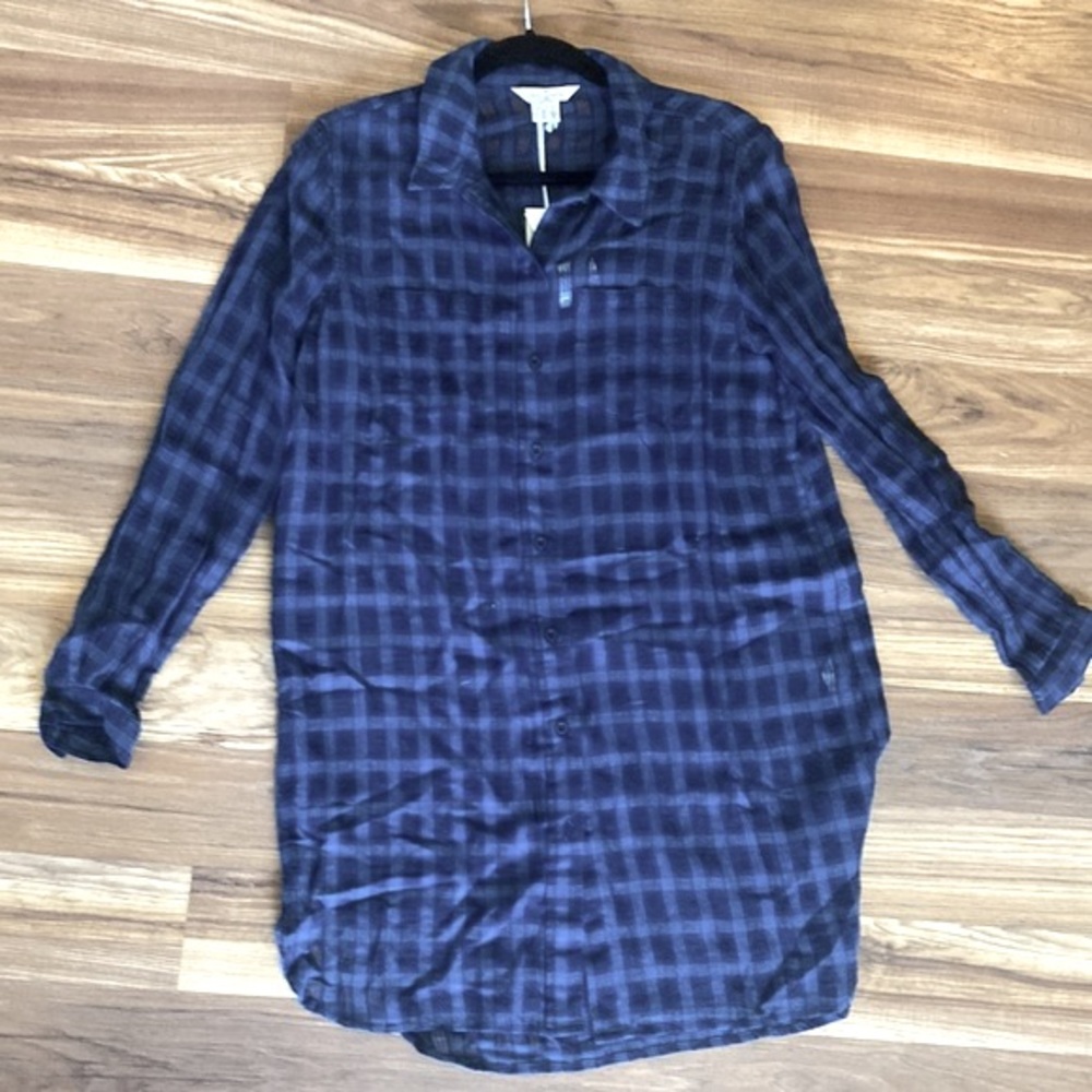 French Connection long sleeve button down shirt